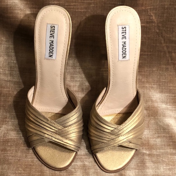 Steve Madden Mystie Gold Leather Slide Sandals - Picture 2 of 13